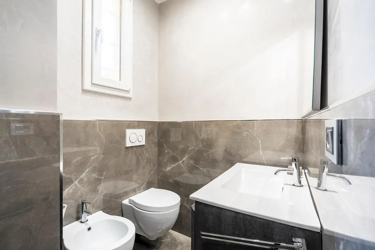New - 2 Min Metro Batoni - Luxury Apt Con Posto Auto Floransa İtalya