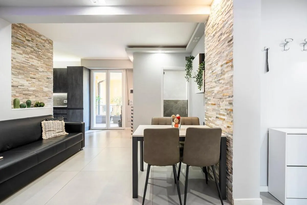 New - 2 Min Metro Batoni - Luxury Apt Con Posto Auto Floransa 0*,  İtalya